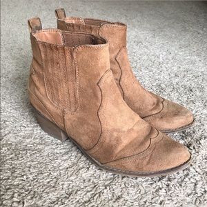 MOSSIMO Booties Sz. 6